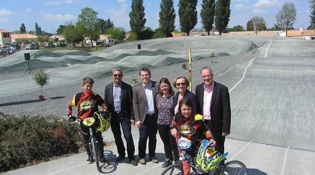 UNE NOUVELLE PISTE BMX EN VUE DES COMPÉTITIONS À CHAMPAGNÉ-LES-MARAIS